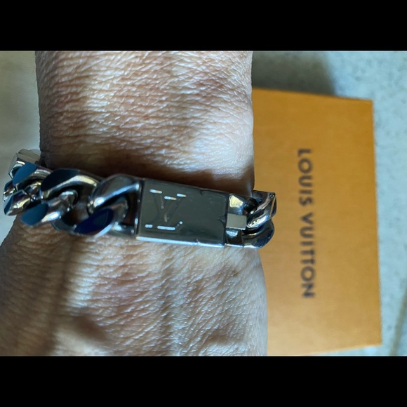 Louis Vuitton SS bracelet w original box only - Picture 9 of 16